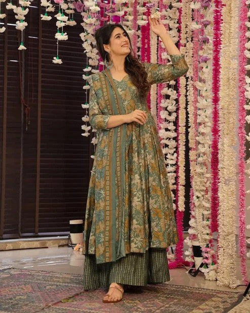 Dark beige color tulip set with embroiderd.